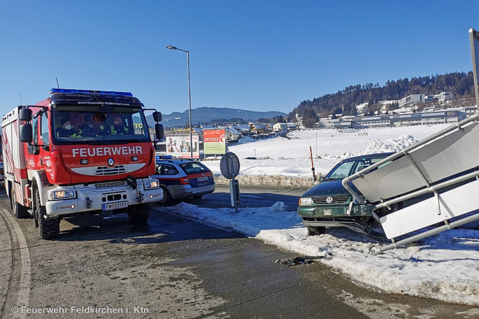 Aufräumarbeiten Nach VU – Freiwillige Feuerwehr Feldkirchen I. Ktn.