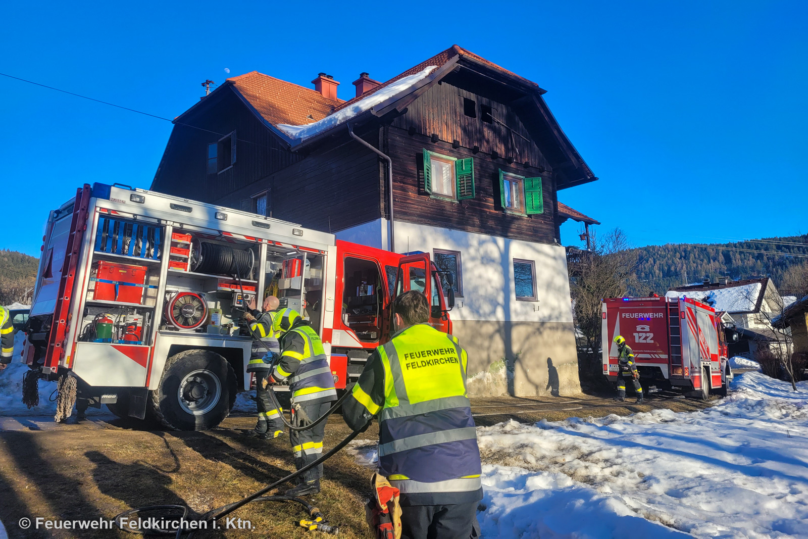 Zwischendeckenbrand – Freiwillige Feuerwehr Feldkirchen I. Ktn.