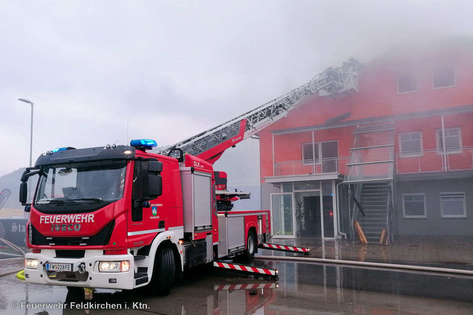 Lagerhalle In Vollbrand – Freiwillige Feuerwehr Feldkirchen I. Ktn.