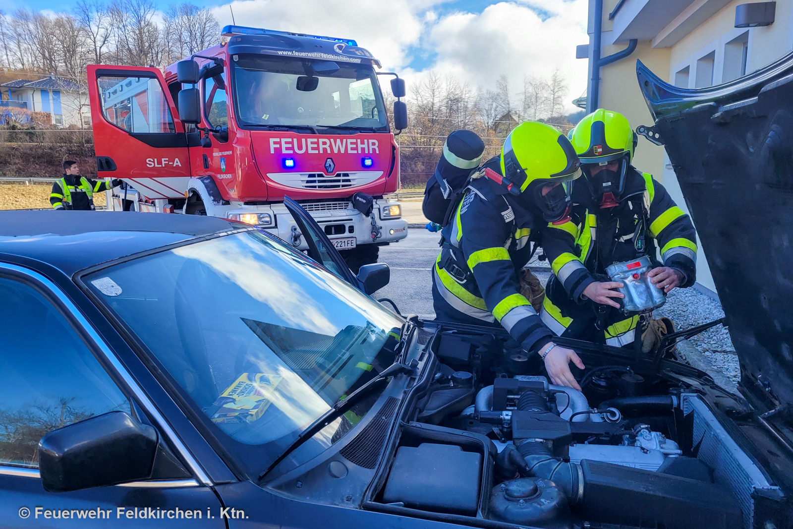 PKW-Brand – Freiwillige Feuerwehr Feldkirchen I. Ktn.